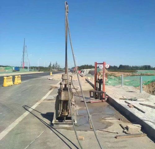 玛纳斯公路高聚物注浆加固