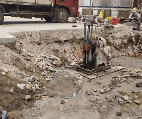 玛纳斯公路下沉压浆